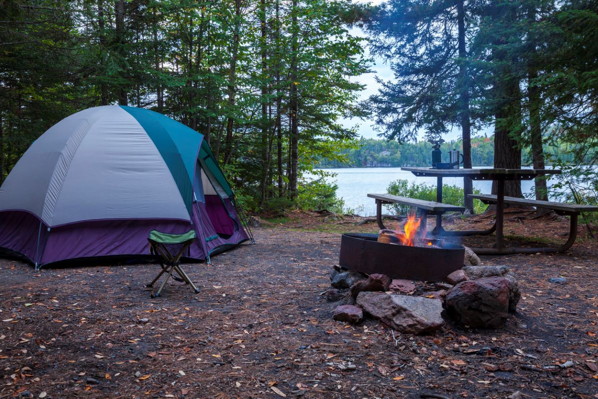 Summer Camping Tips and How to Recreate Responsibly